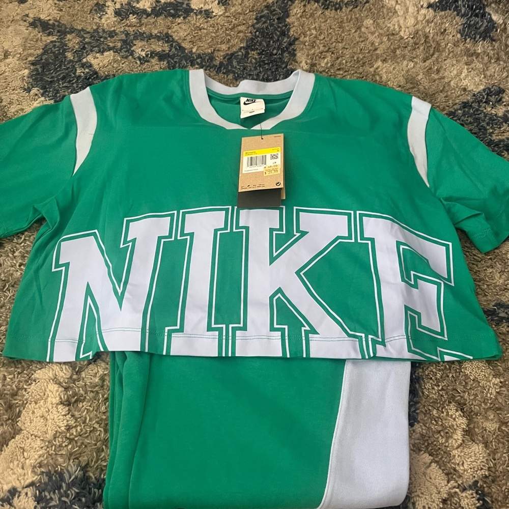 Women Nike pant set